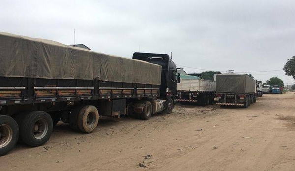 HOY / Camioneros paraguayos deberán seguir en Bolivia 'por seguridad', informa Cancillería