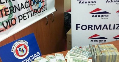 Quiso sacar dineral sin declarar en la Aduana