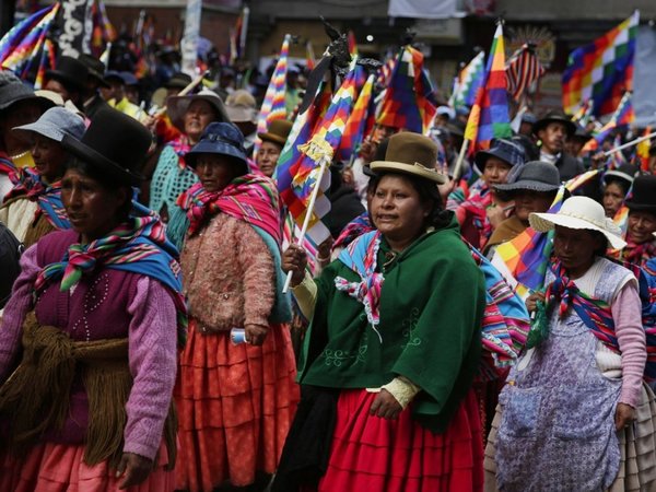 La Paz busca abastecerse y la Iglesia llama al diálogo en Bolivia