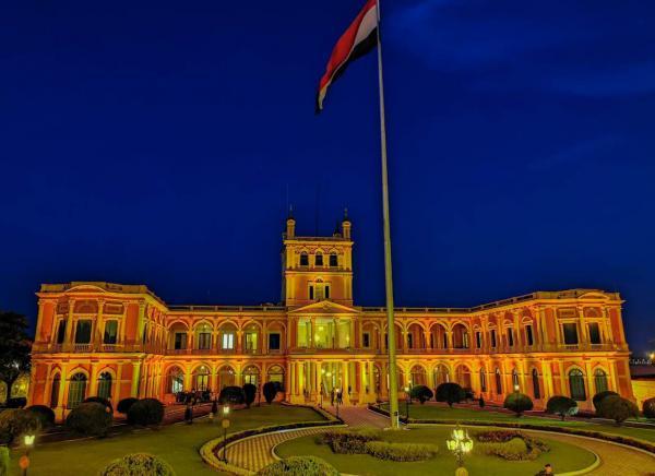 Palacio de Gobierno iluminado de color anaranjado en adhesión a lucha contra violencia a la mujer - .::RADIO NACIONAL::.