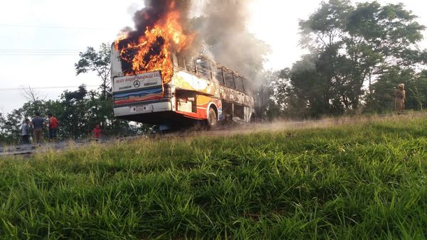 Brutal choque entre colectivo y automóvil dejó dos fallecidos