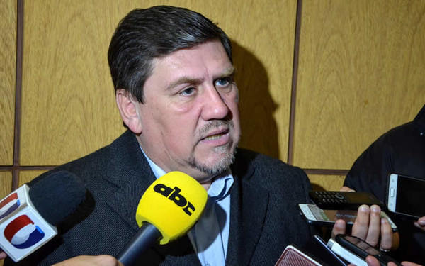 Llano sostiene que Cartes tiene fueros como senador vitalicio