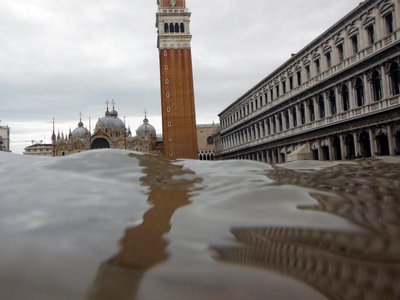 Venecia empieza a respirar tras su peor inundación en medio siglo