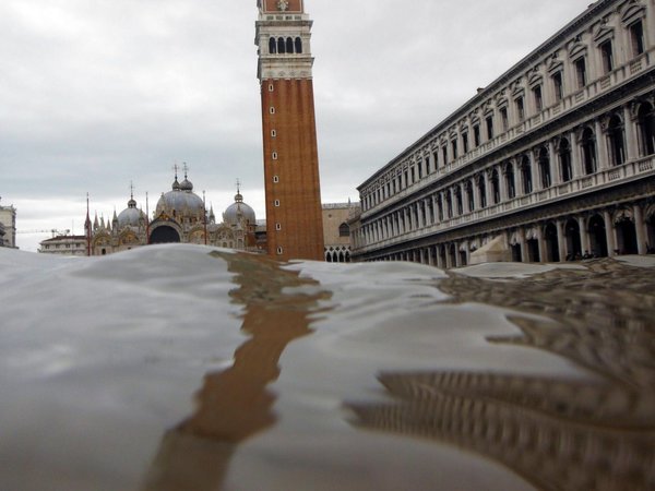 Venecia empieza a respirar tras su peor inundación en medio siglo