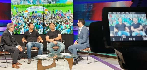 Lolo Abente héroe del "12": En 2 años lo sacó de la "B" y lo puso en primera | Noticias Paraguay