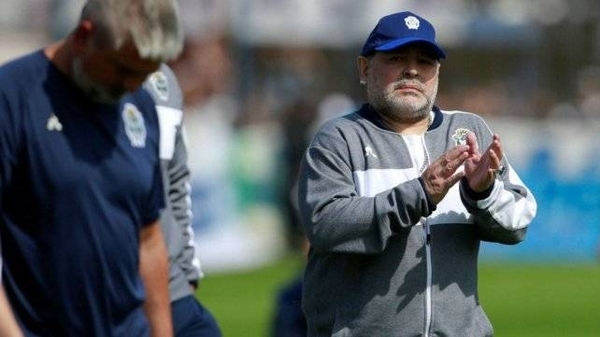 HOY / Maradona renuncia como entrenador de Gimnasia
