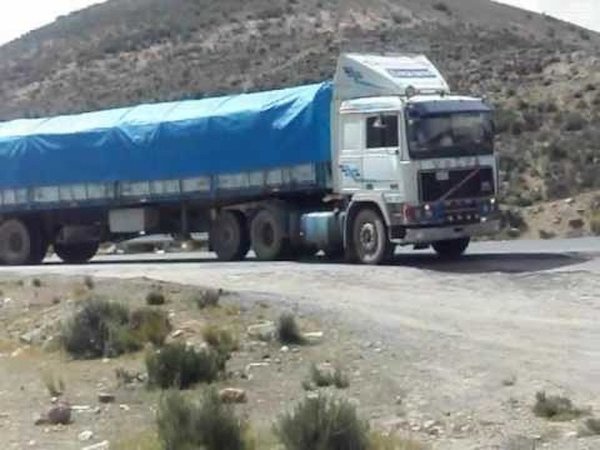 Camioneros paraguayos deben permanecer en Bolivia | Noticias Paraguay