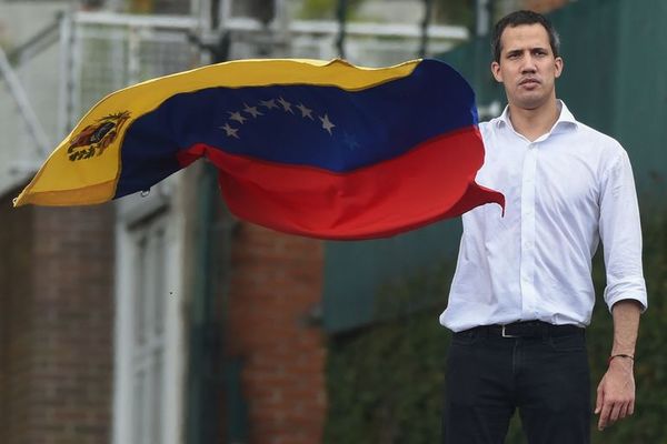 Guaidó camina por el filo de la navaja en su nueva apuesta contra Maduro - Mundo - ABC Color