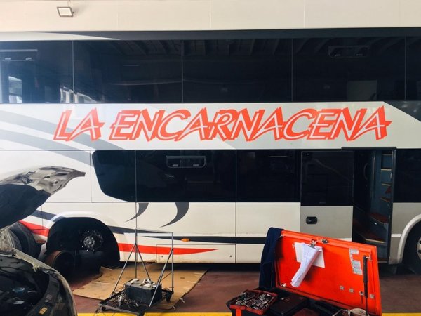 Pasajeros de La Encarnacena denuncian que quedaron varados en Argentina