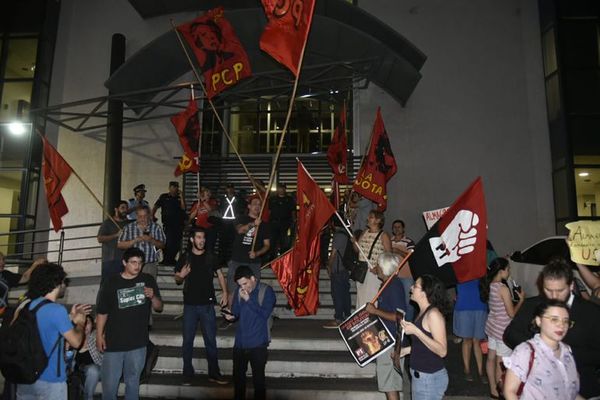 Izquierdistas escrachan e impiden participación de Almagro en foro - Nacionales - ABC Color