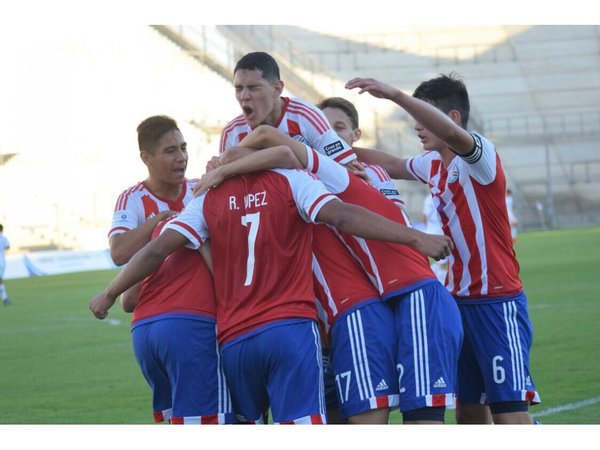 La Albirroja vence a Chile y se recupera en el certamen