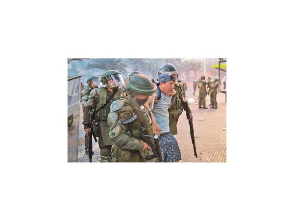 Oposición acusa a Piñera por violación de los DDHH
