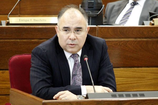 “No hubo ningún contacto entre Cartes y Messer”