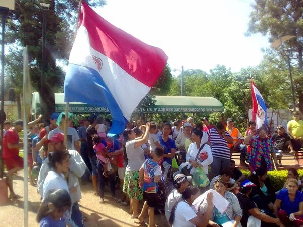 Marcharon en reclamo de tierras
