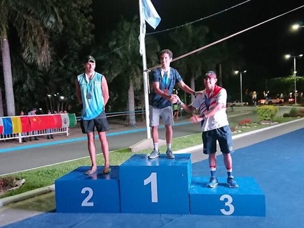 Cosme Fernández gana el bronce de la Continental Cup