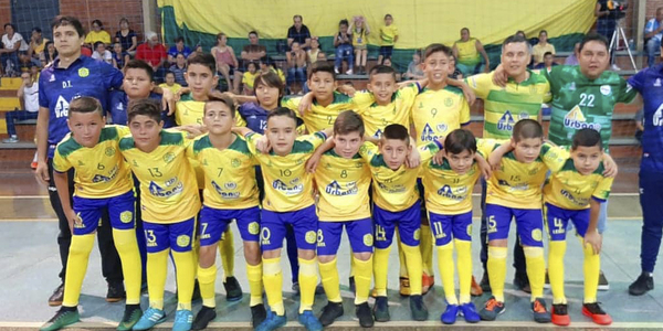 CARMEN DEL PARANÁ APUNTA AL CAMP. NAC. DE FÚTBOL DE SALÓN C-11