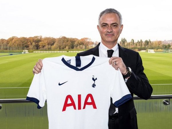 Inglaterra celebra la vuelta de Mourinho