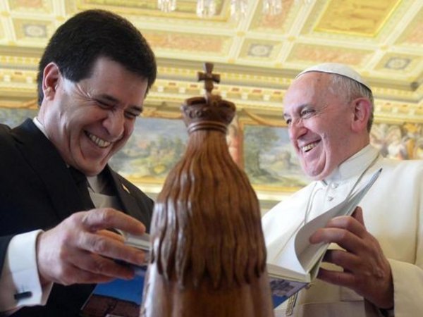 Entre el papa Francisco y la Virgen María