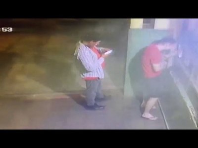 MÉDICO OLVIDÓ SU BILLETERA Y PIDE AYUDA PARA IDENTIFICAR AL HOMBRE QUE LO LLEVÓ