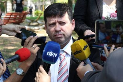 Secretario de Villamayor renuncia y niega pedido de coima a abogada de Messer
