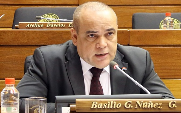 Sectores políticos tienen un plan contra Cartes