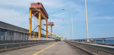 Paso fronterizo en Ayolas, interrumpido por mantenimiento  - Nacionales - ABC Color