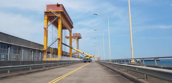 Paso fronterizo en Ayolas, interrumpido por mantenimiento - Nacionales - ABC Color