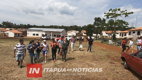 AUTORIDADES DEL MUVH SE REUNIERON CON FUTUROS PROPIETARIOS DE VIVIENDAS