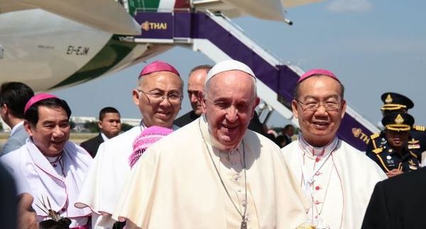 El Papa Francisco llegó a Tailandia | .::Agencia IP::.