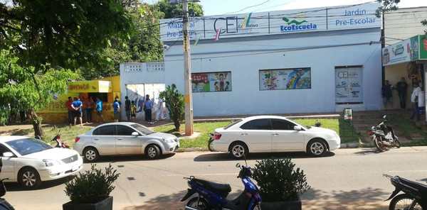 POLICÍA DISPARÓ A SU ESPOSA EN LA ESCUELA Y LUEGO DE MATÓ FRENTE A LOS ALUMNOS