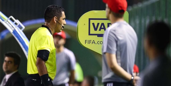 Final Libertadores: Tras escándalo, Conmebol cambia al árbitro del VAR