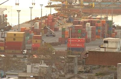 INCAUTAN 101 BOLSAS CON COCAÍNA EN CONTENEDOR PROVENIENTE DE PARAGUAY