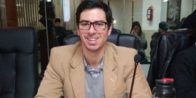 Concejal Alvaro Grau desafía a sindicalista durante sesión en Asunción