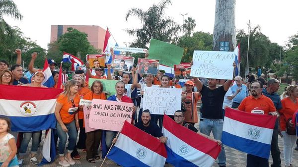 Protestan contra gasto del Parlasur y otros despilfarros en el PGN 2020 - Nacionales - ABC Color