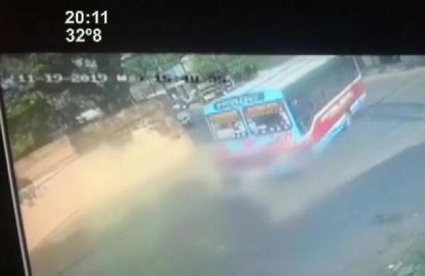 Trágico accidente: Bus le pasó encima a un hombre - SNT