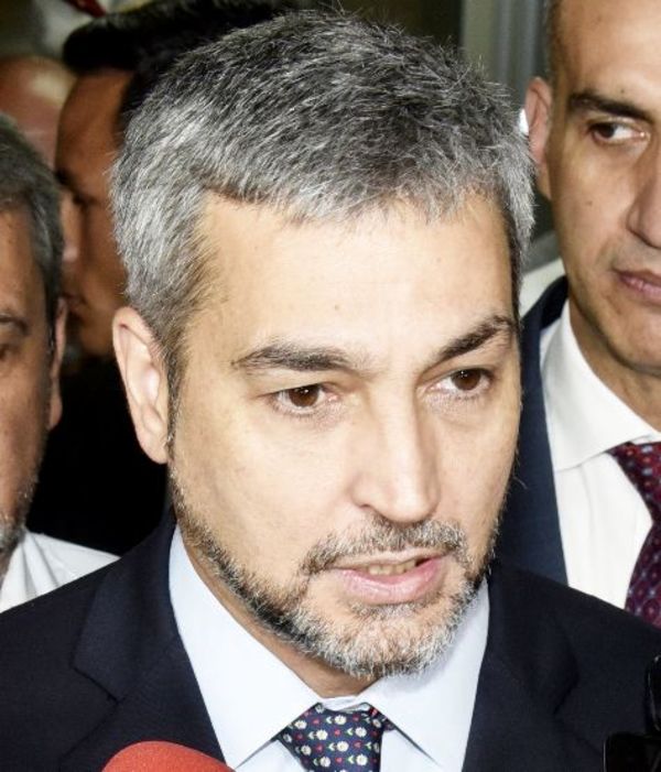 El Presidente califica de ridícula la  supuesta vendetta política contra HC - Política - ABC Color