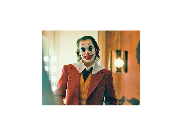 Warner Bros. trabaja en secuela del filme Guasón con Phoenix y Phillips