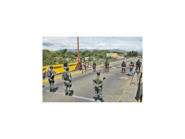 Colombia cierra fronteras y afronta gran paro nacional