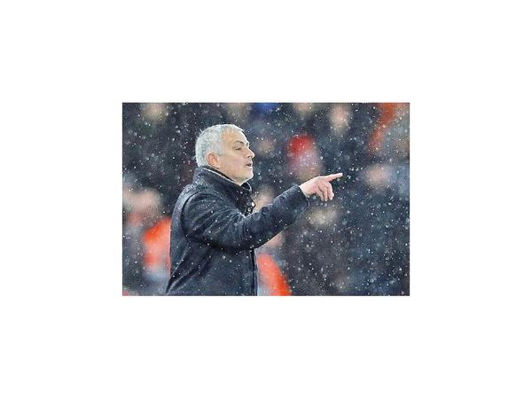 Mourinho inicia su era en el Tottenham