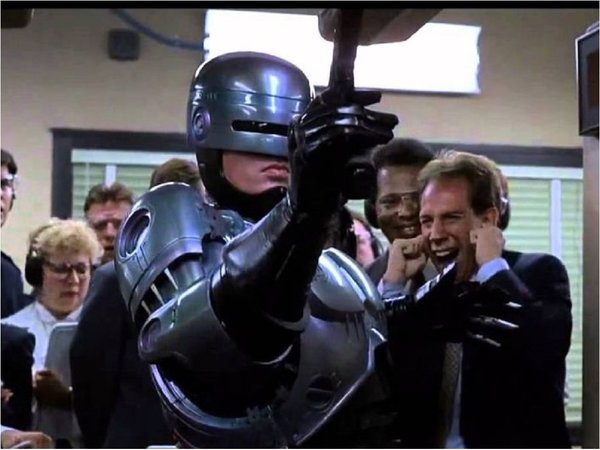 Abe Forsythe dirigirá RoboCop Returns tras la salida de Blomkamp