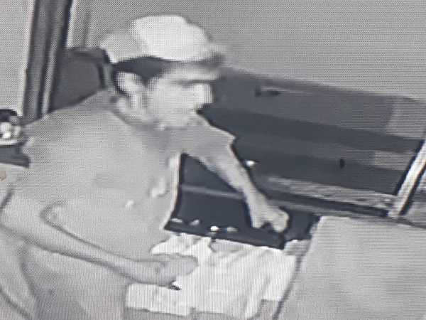 Se busca identificar a hombre que robó en un conocido copetín