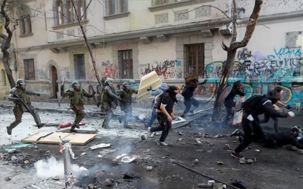Protestas no cesan en Chile, pese al acuerdo sobre Constitución | .::Agencia IP::.