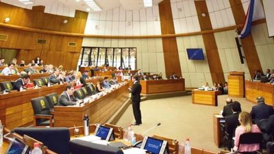 Operadores políticos cobrarán sus salarios
