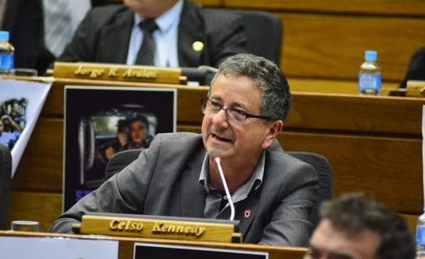 'Pagos por horas extras son para operadores políticos', asegura diputado