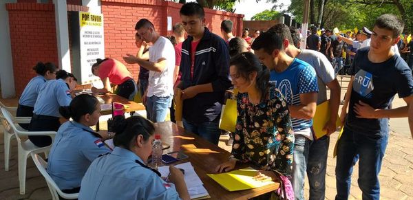 Aspirantes a la Academia de Policía denuncian supuesto fraude en examen de ingreso - Nacionales - ABC Color