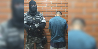 APREHENDEN A UN JOVEN CON VARIAS DOSIS DE CRACK EN EL BARRIO ITA PASO