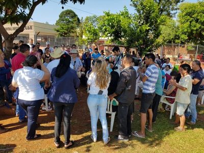 Miembros del SITRASAP se manifestaron en frente del Hospital Regional de CDE