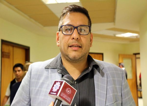 Siguen denuncias contra Miguel Godoy y piden tomar medidas