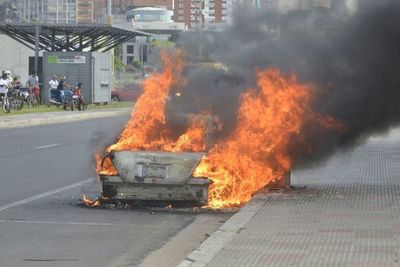 Recomendaciones para evitar incendios de autos y colectivos - Nacionales - ABC Color