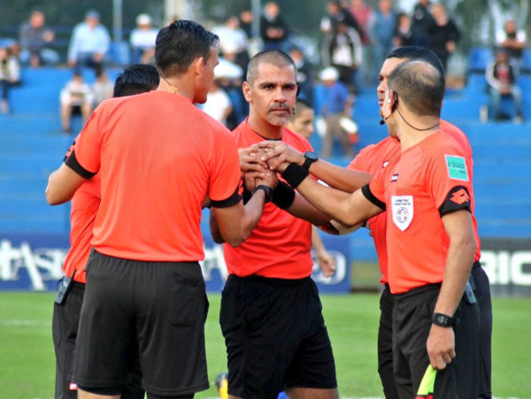 Éber Aquino dirigirá el sexto clásico de su carrera